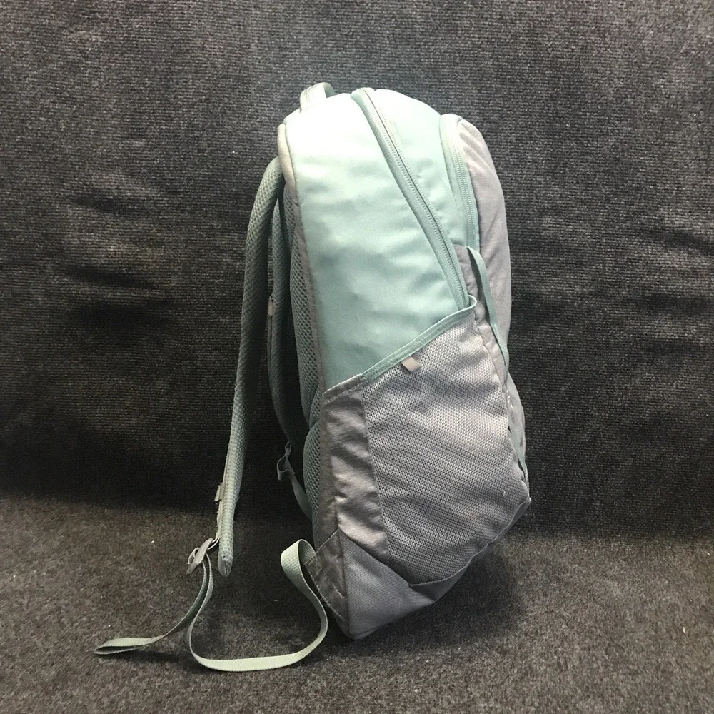 The North Face NF0A3KVA Vault 26L Backpack FlexVent System Teal & Gray Daypack
